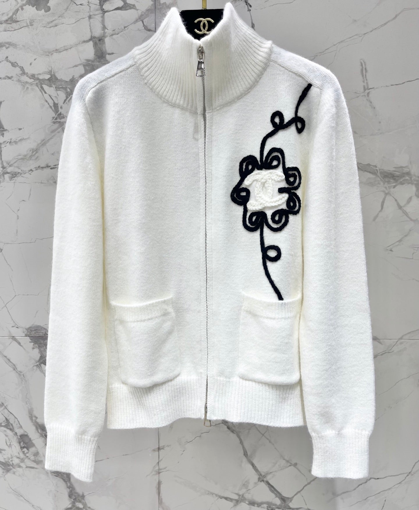 26FW New 3D Floral Cardigan