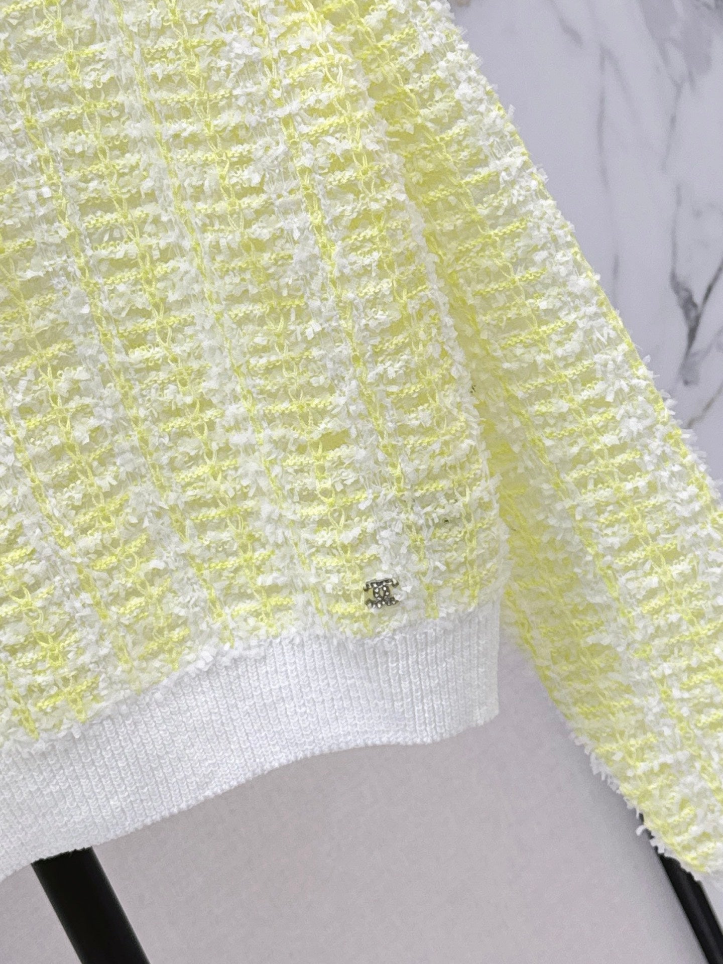 26FW New Cut-out Vertical-Ribbed Top