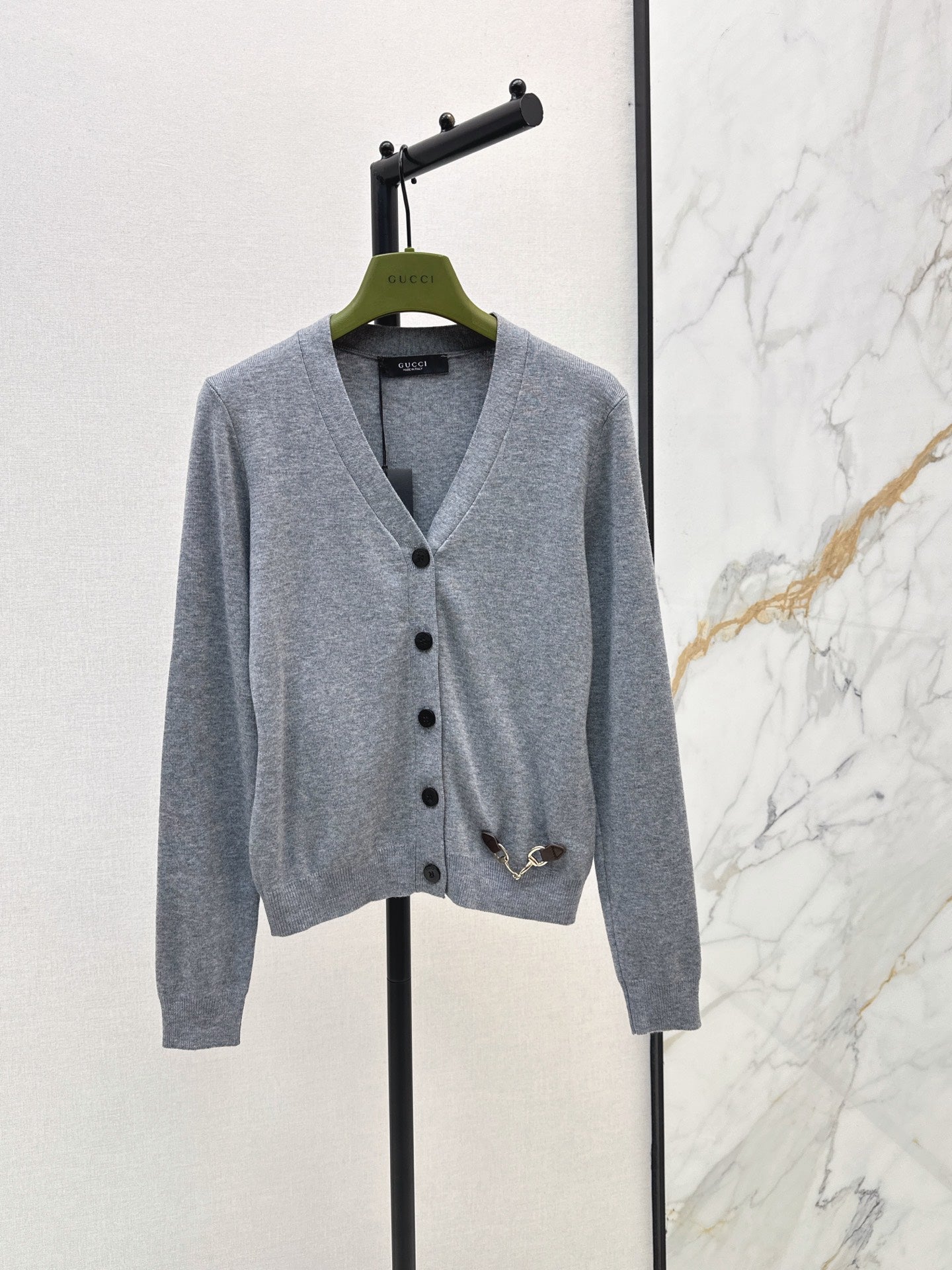 26FW New V-Neck Knit Cardigan