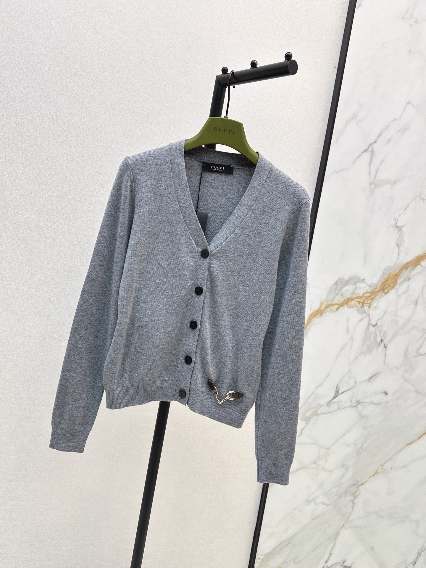 26FW New V-Neck Knit Cardigan