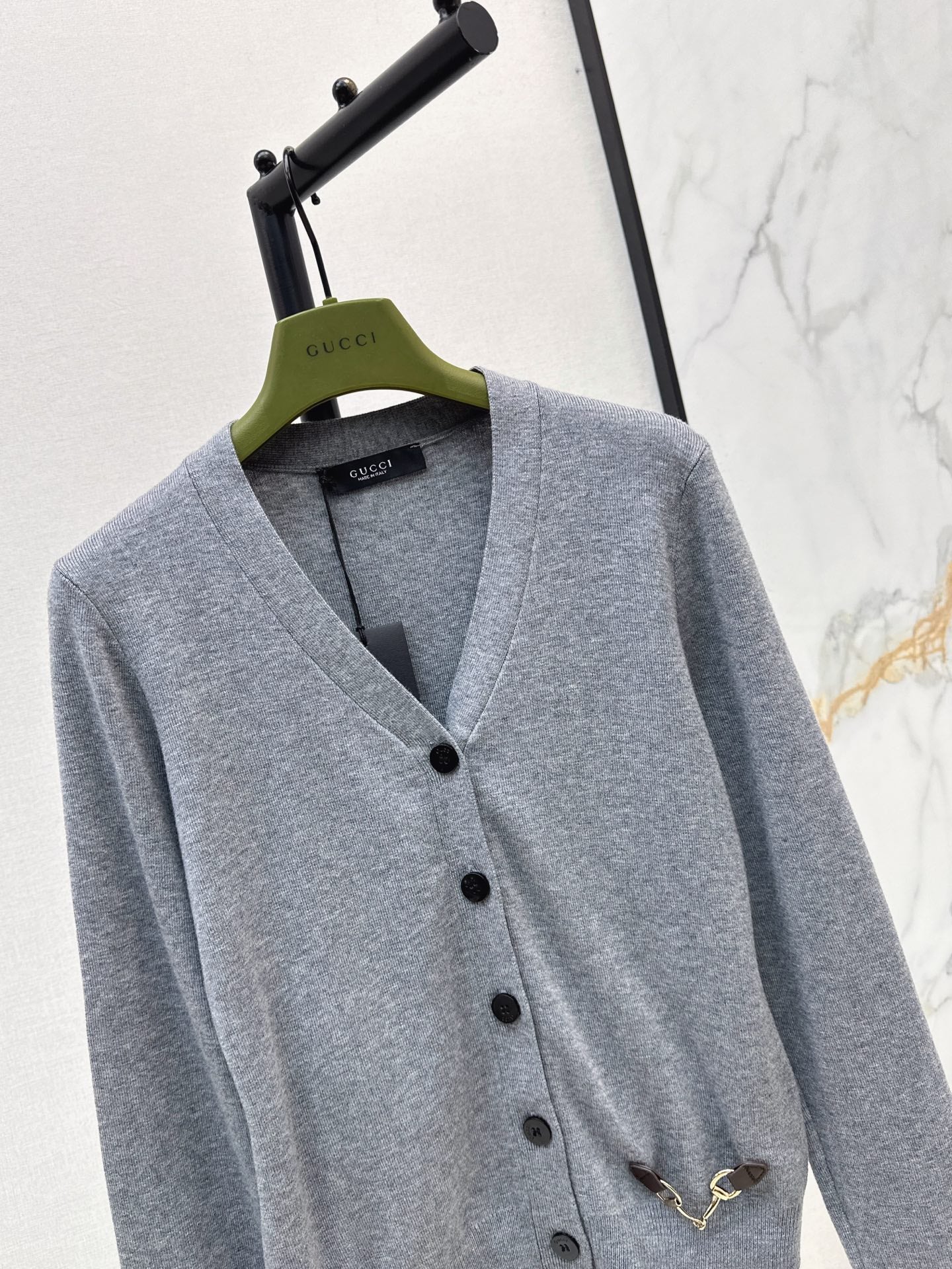26FW New V-Neck Knit Cardigan