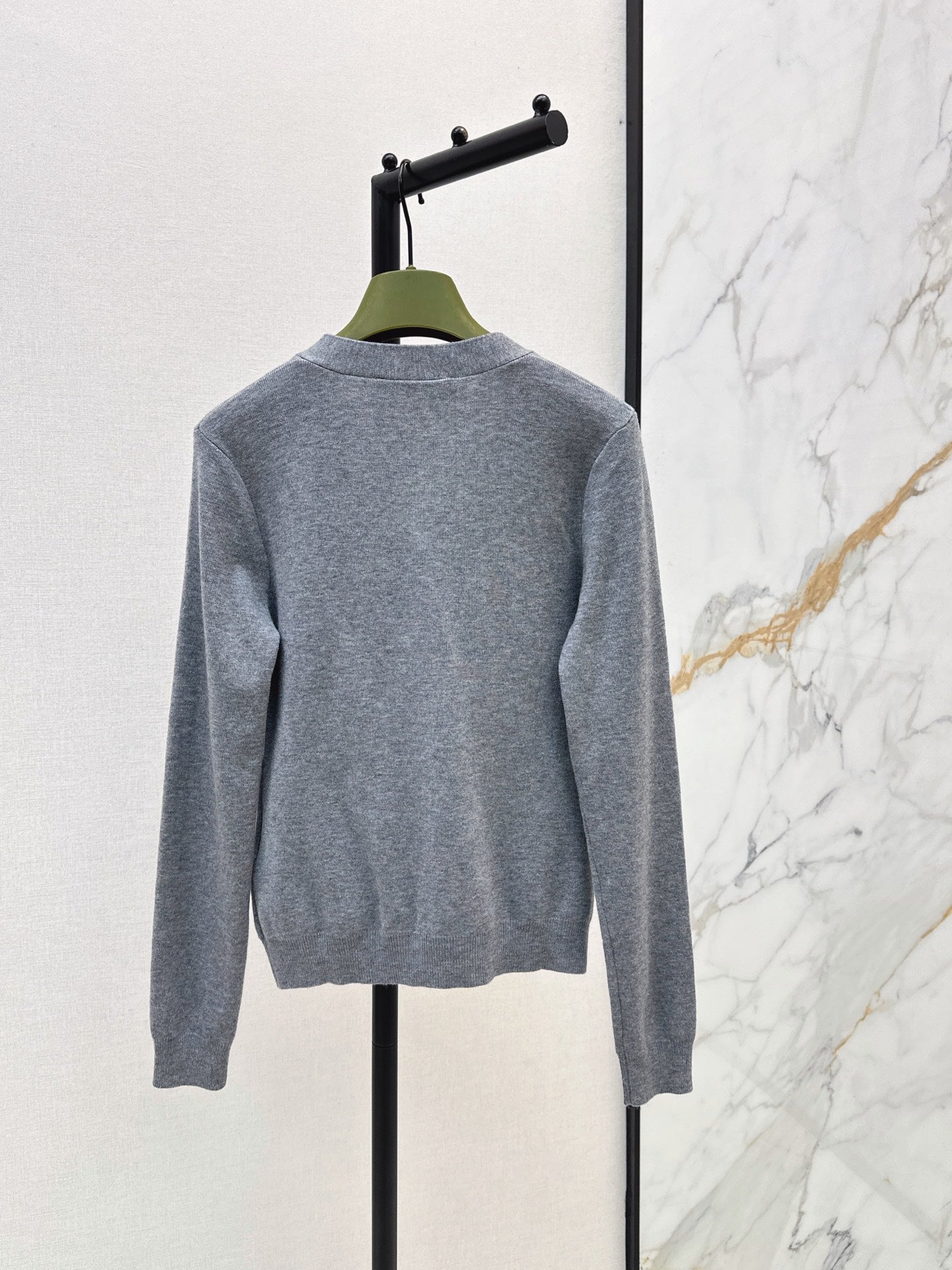 26FW New V-Neck Knit Cardigan