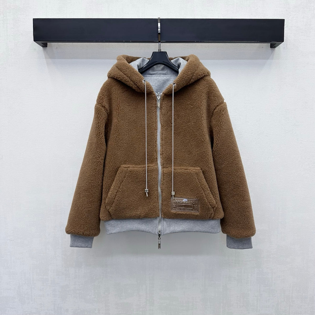 26FW New Reversible Hooded Shearling Jacket