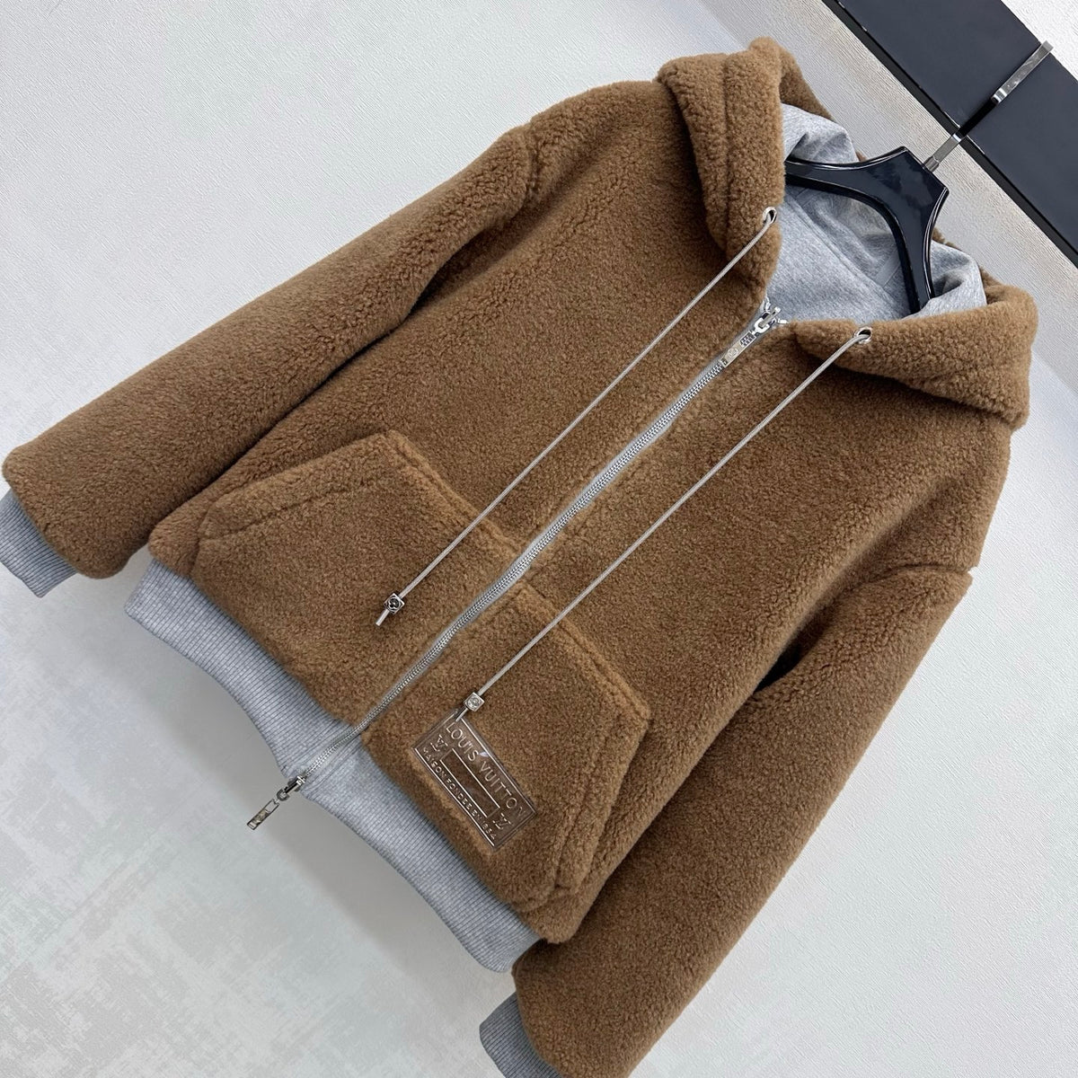 26FW New Reversible Hooded Shearling Jacket