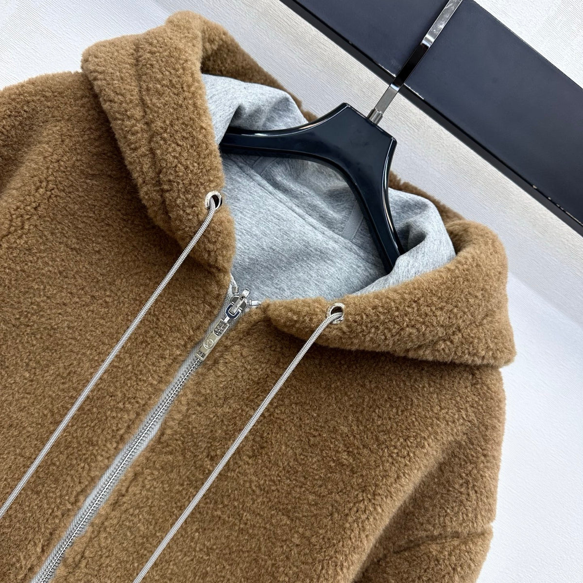 26FW New Reversible Hooded Shearling Jacket