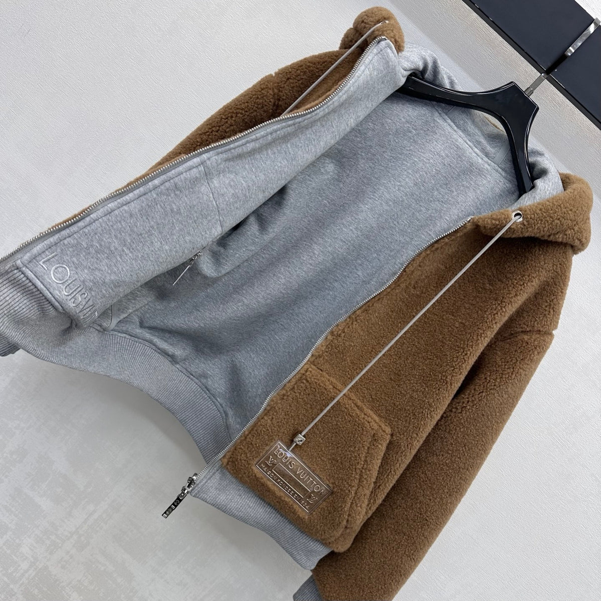 26FW New Reversible Hooded Shearling Jacket