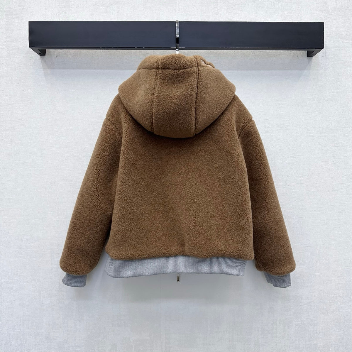 26FW New Reversible Hooded Shearling Jacket