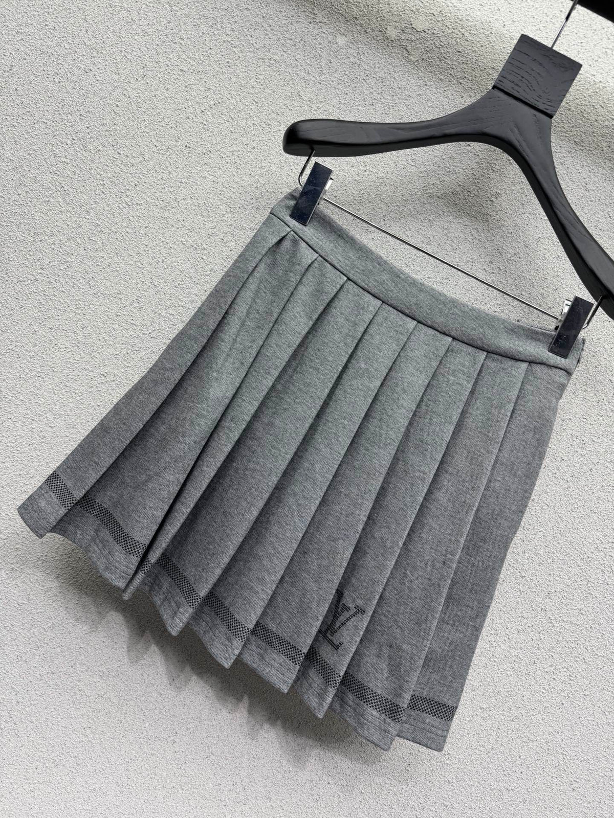 New 26FW Top & Pleated Skirt Set