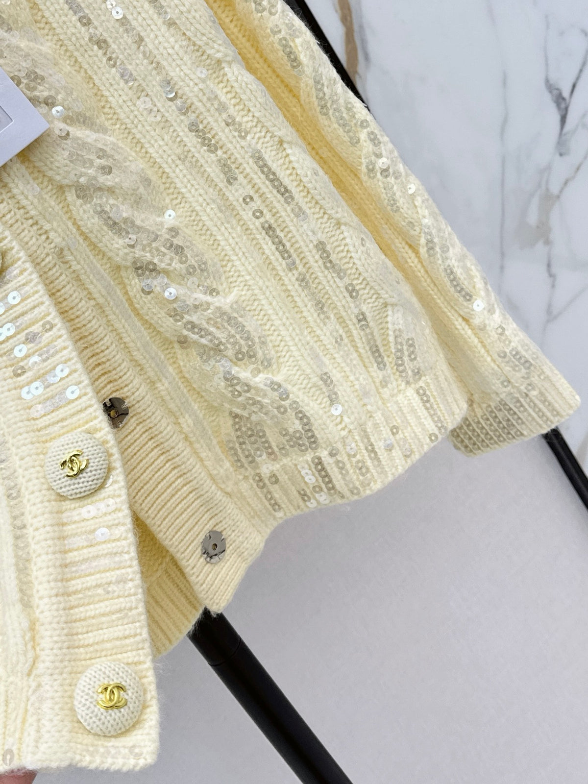 26FW New Quilted-Pattern Knit Crew-Neck Cardigan
