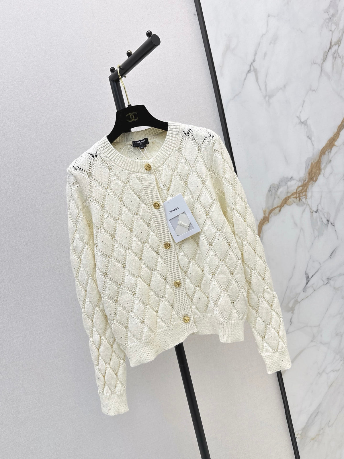 26FW New Quilted-Pattern Knit Crew-Neck Cardigan
