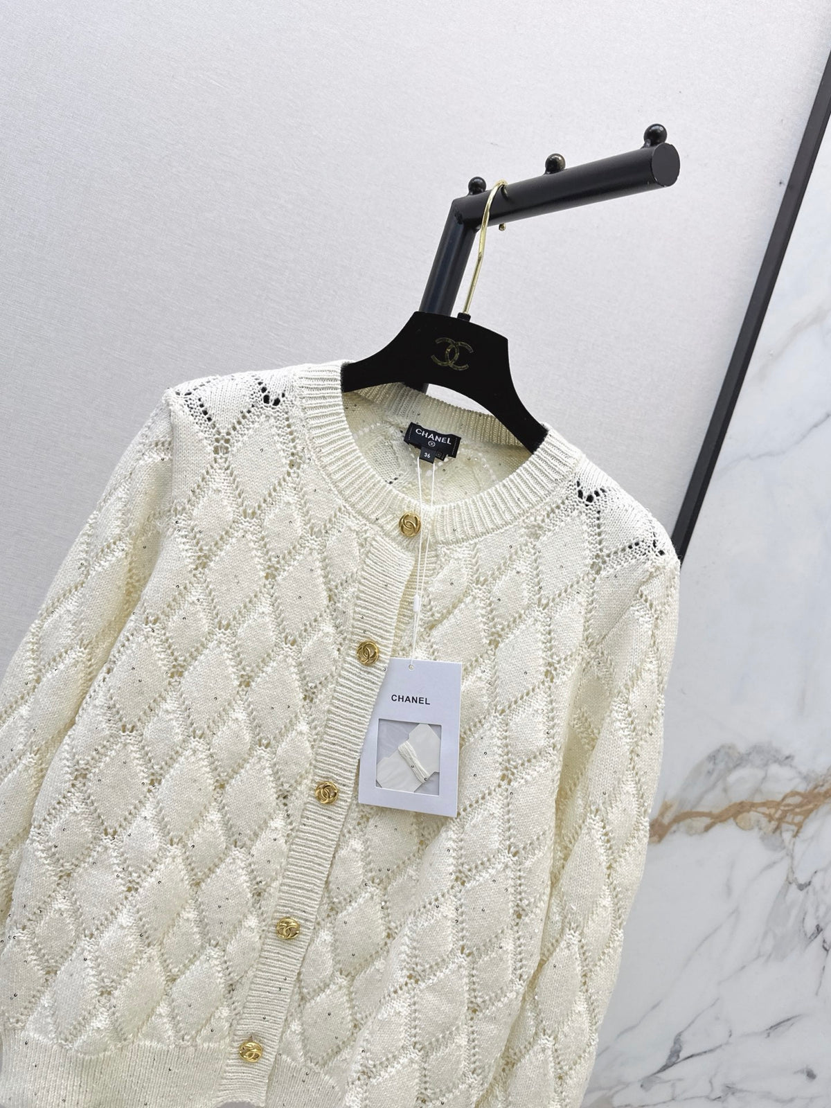 26FW New Quilted-Pattern Knit Crew-Neck Cardigan