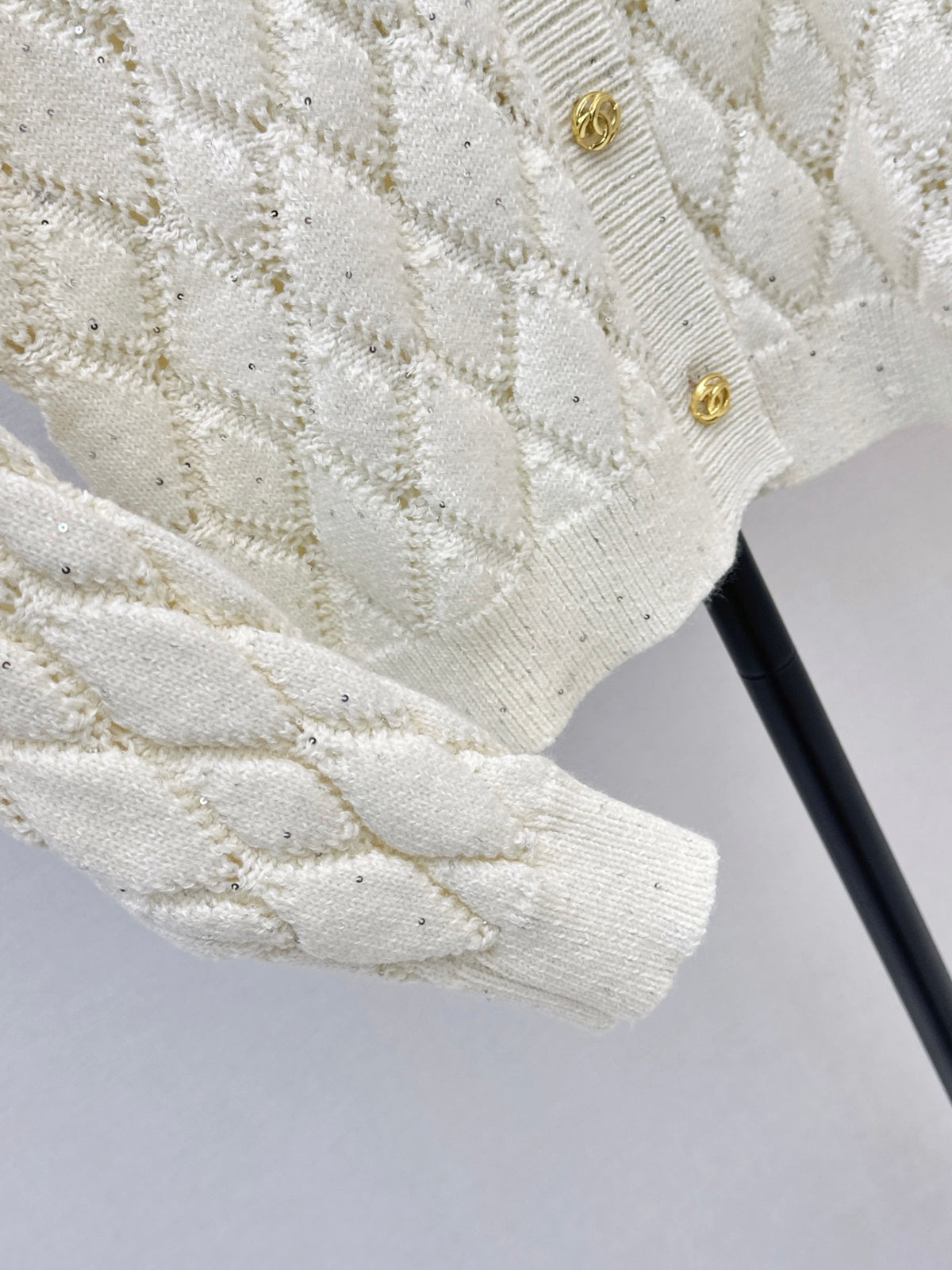 26FW New Quilted-Pattern Knit Crew-Neck Cardigan