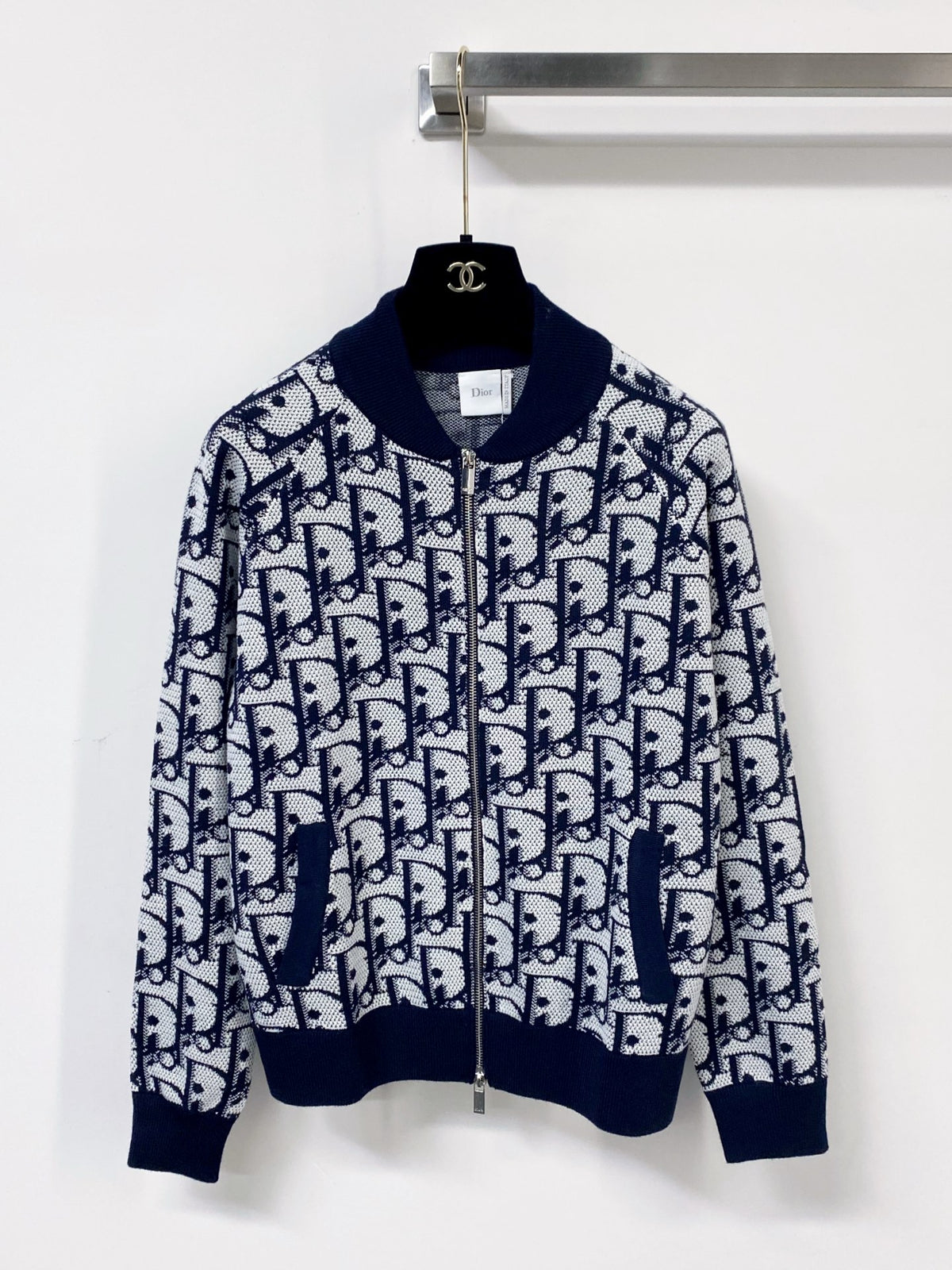 26FW New Season Cardigan with Logo Detail