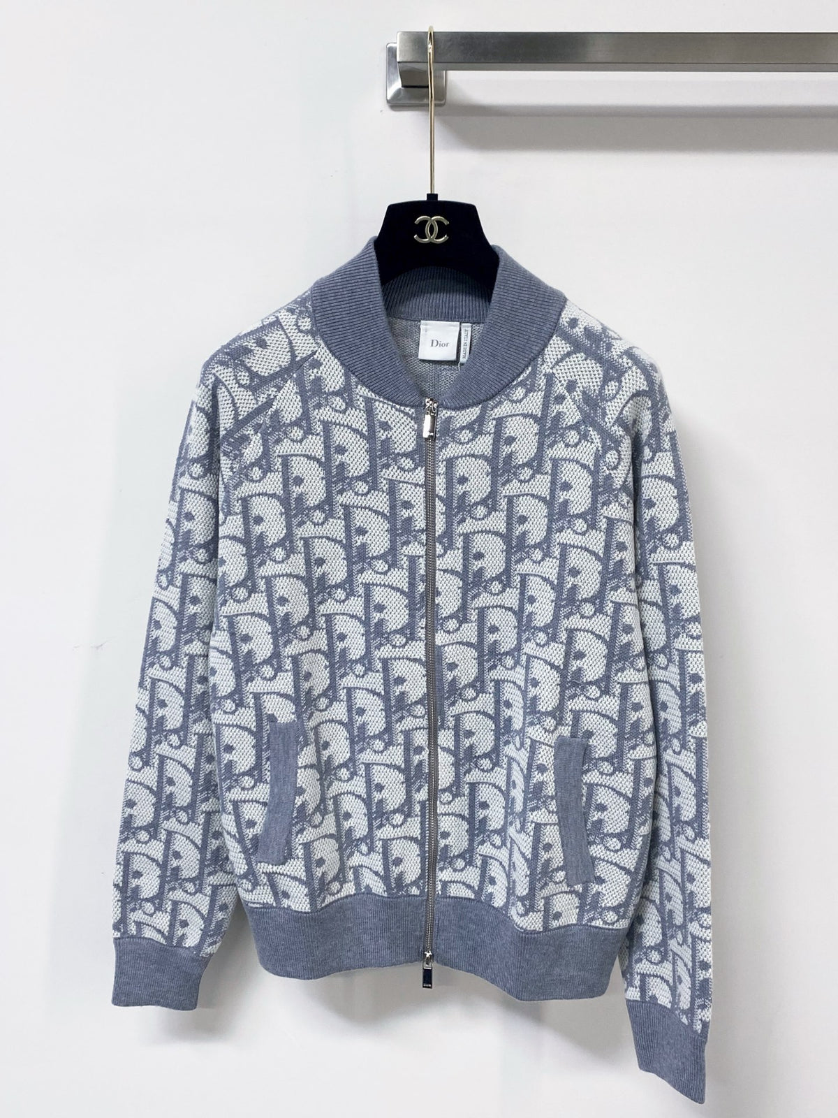 26FW New Season Cardigan with Logo Detail