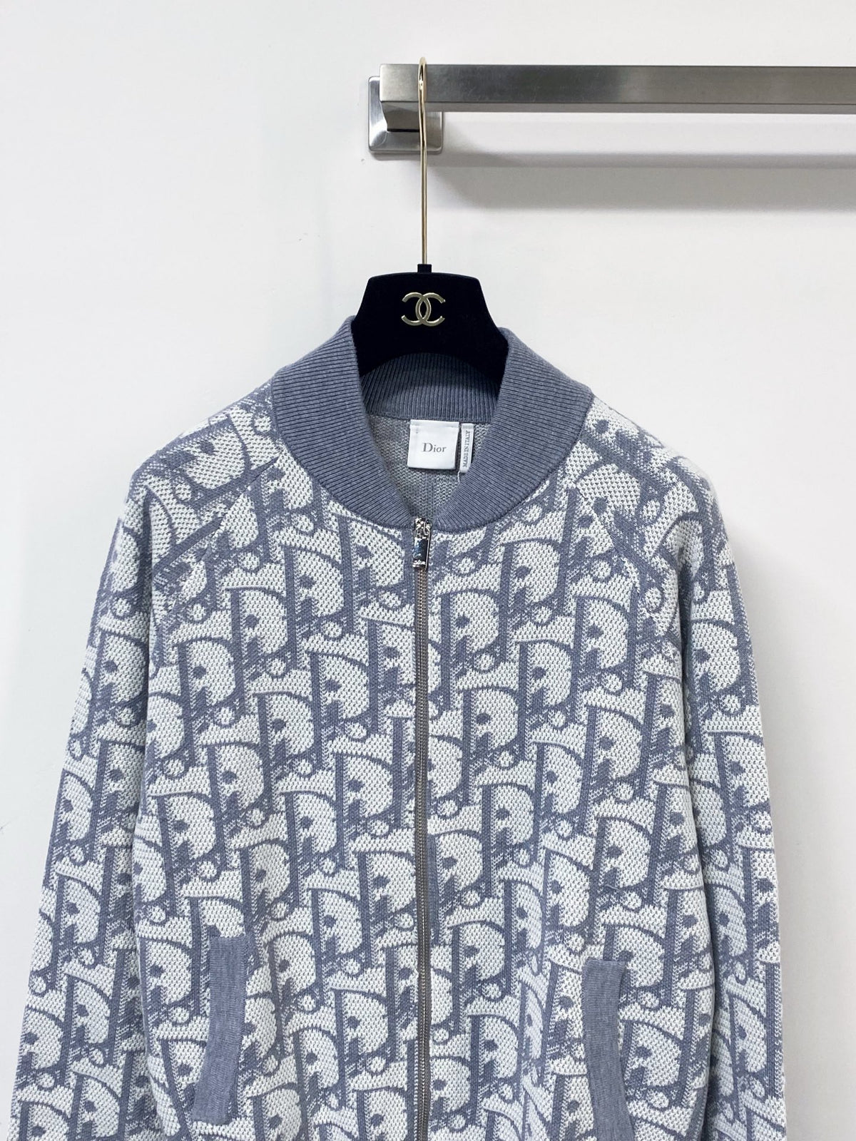 26FW New Season Cardigan with Logo Detail