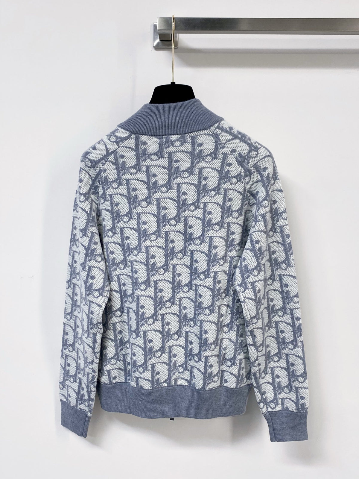 26FW New Season Cardigan with Logo Detail